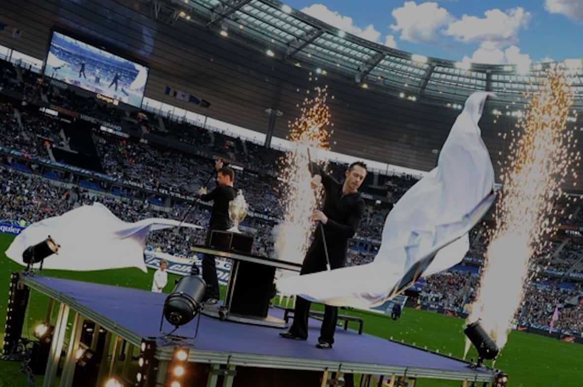 Laurent Beretta au stade de France Créez un impact lors de votre événement d'entreprise grâce au spectacle de magie corporate de Laurent Beretta