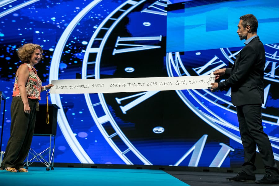 Un spectacle de mentalisme en entreprise fédère les énergies. Les spectacles de mentalisme interactif de Laurent Beretta pour passer des messages forts lors de votre événement