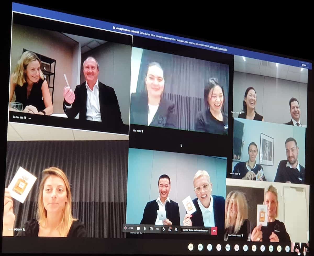 Un spectacle de mentalisme et team building pour la marque CHANEL par Laurent Beretta magicien mentaliste Le show en streaming pour un team building engageant par Laurent BERETTA